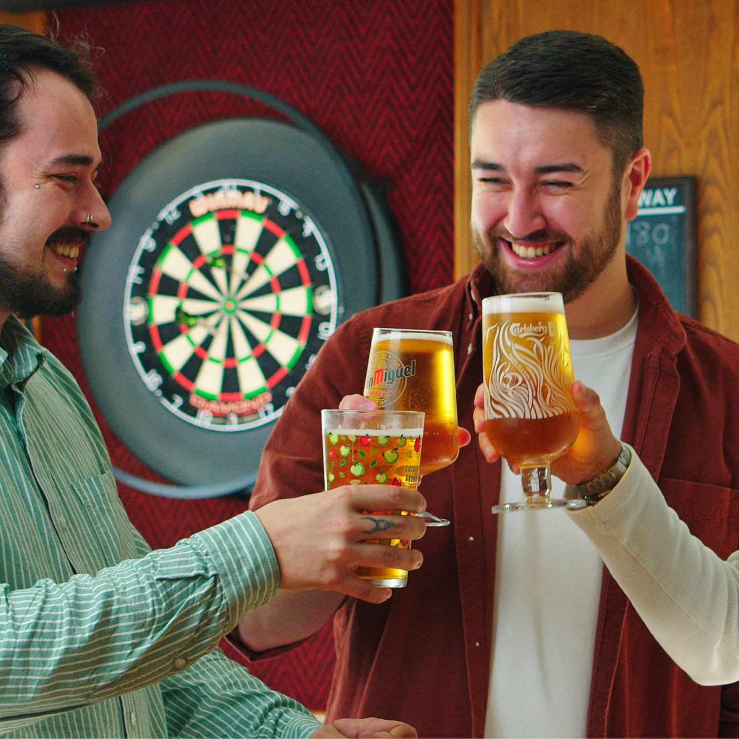 Raise a glass This Father's Day at The Roebuck in Wolverhampton!